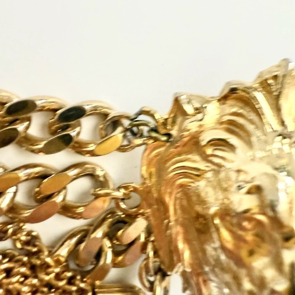Vintage 80s Accessocraft NYC Signed Gold Lion Head Chain Tassel Buckle Belt